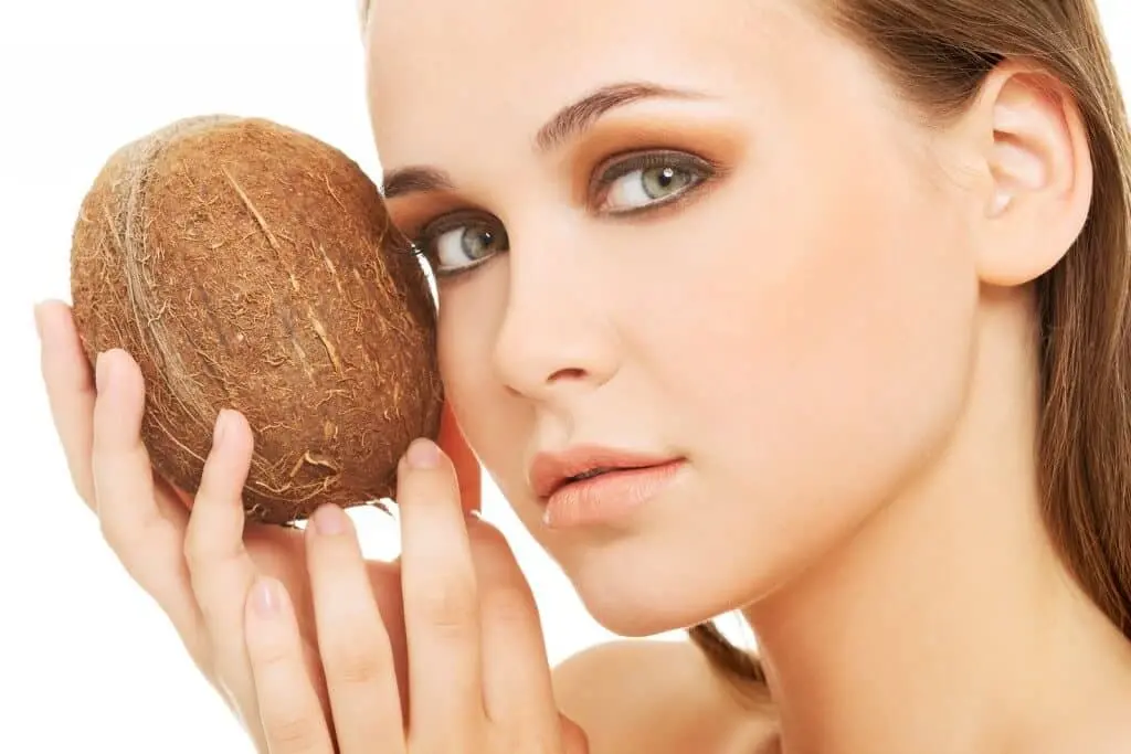 coconut oil for irritated skin 1024x683.jpg